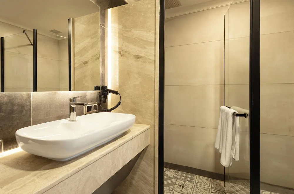 Premium Tek Büyük Yataklı Oda, Balkon