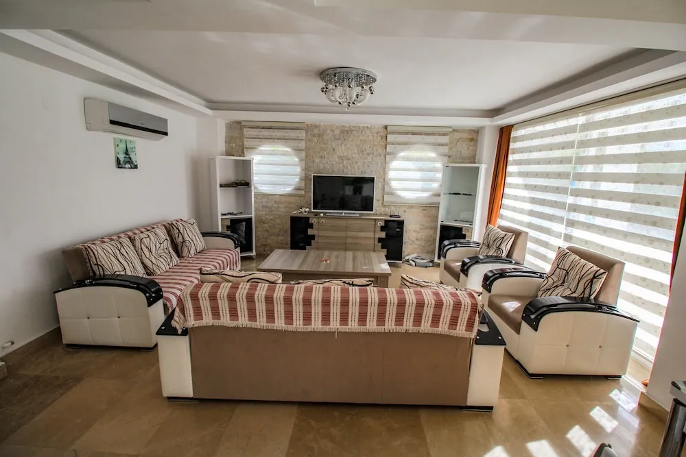 Grand Villa