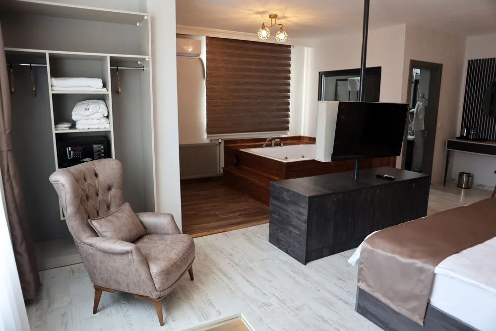 Deluxe Tek Büyük Yataklı Oda