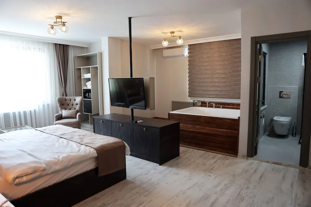 Deluxe Tek Büyük Yataklı Oda