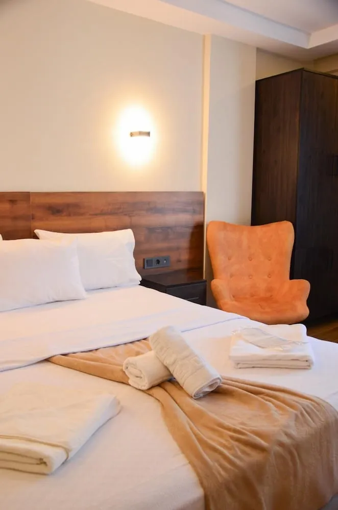Luxury Tek Büyük Yataklı Oda
