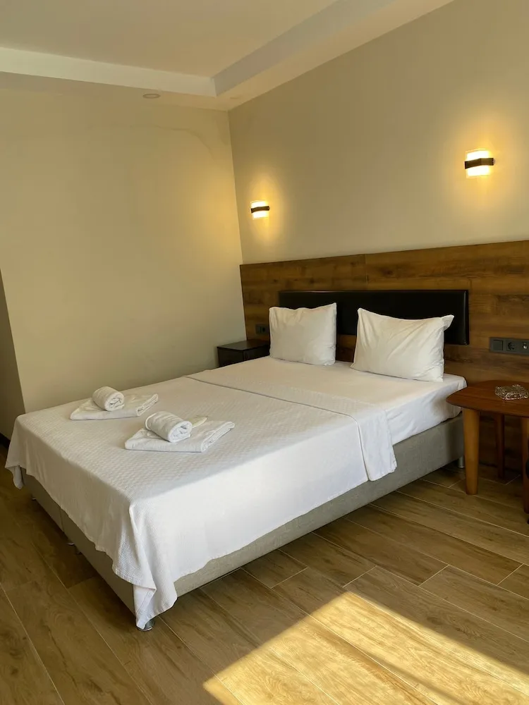 Luxury Tek Büyük Yataklı Oda