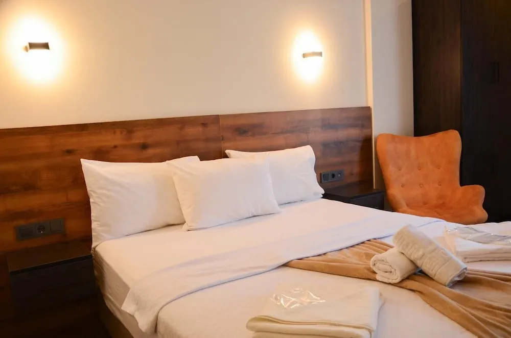 Luxury Tek Büyük Yataklı Oda