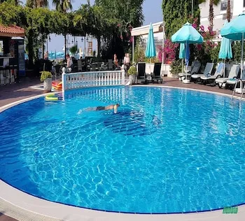 Azak Hotel