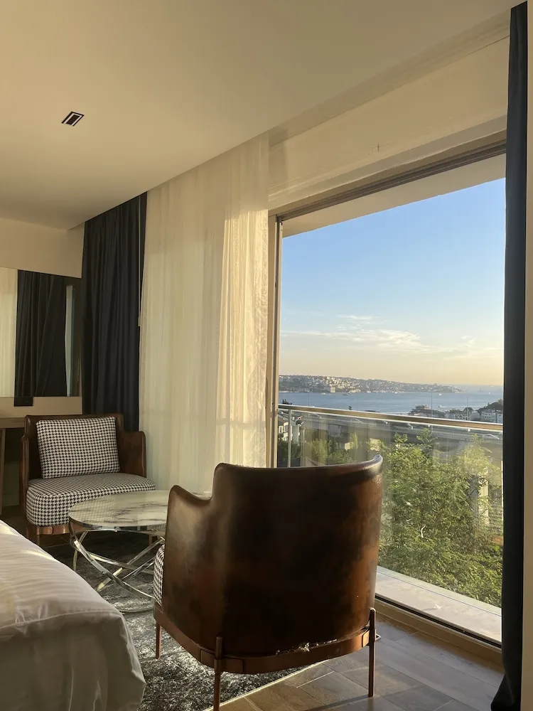 Deluxe Room with Sea View