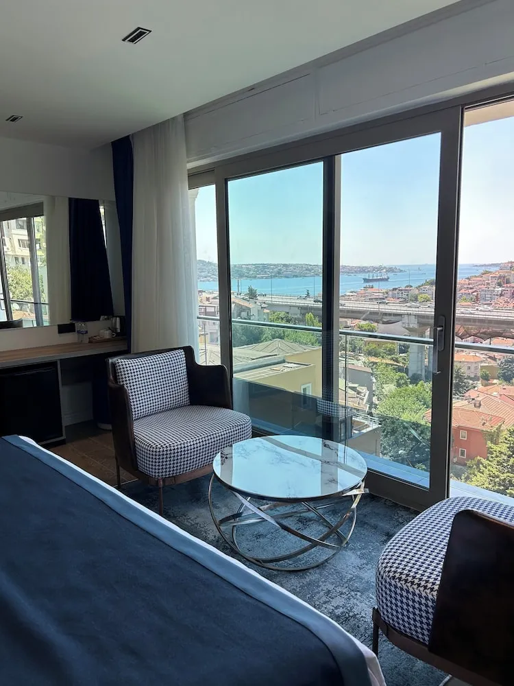 Deluxe Room with Sea View