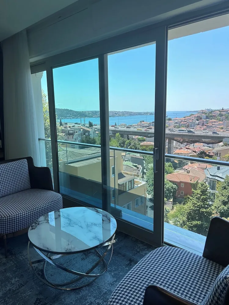 Deluxe Room with Sea View