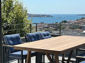 Mona Bosphorus