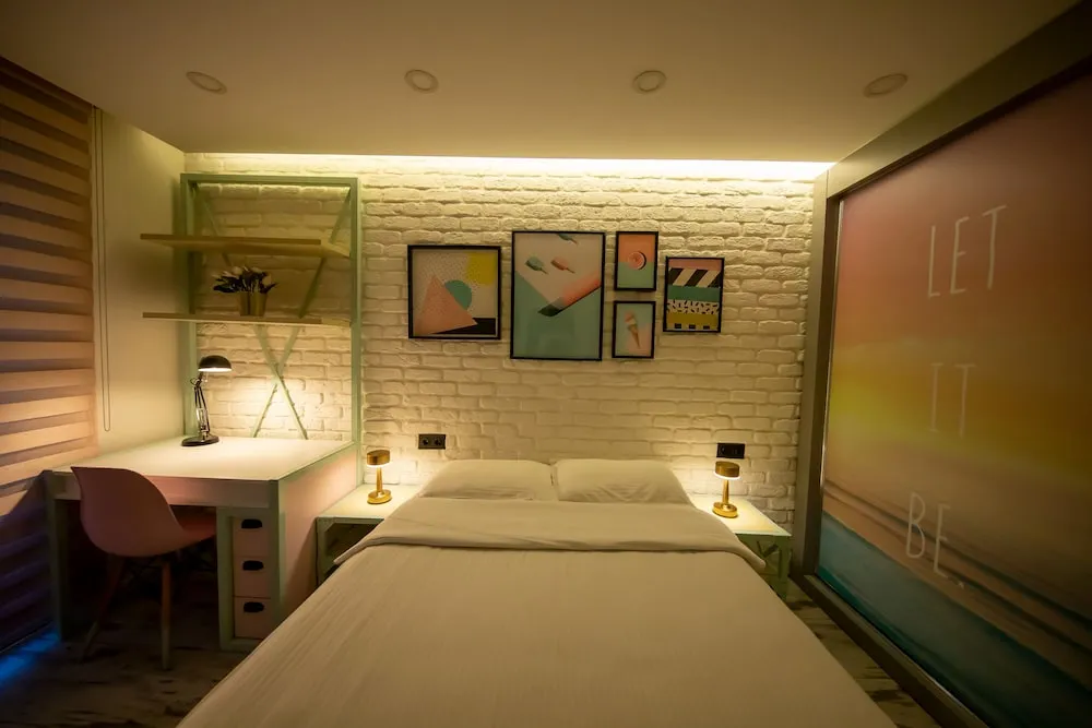 Deluxe Tek Büyük Yataklı Oda