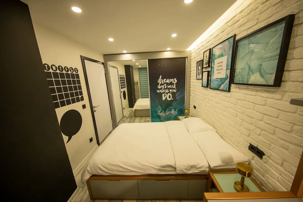 Comfort Tek Büyük Yataklı Oda