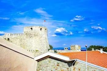 Melina Konuk Evi
