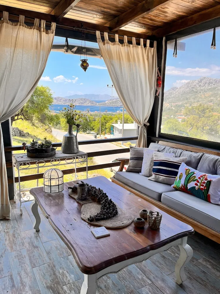 Deniz Manzaralı Valentina Küçük Ev