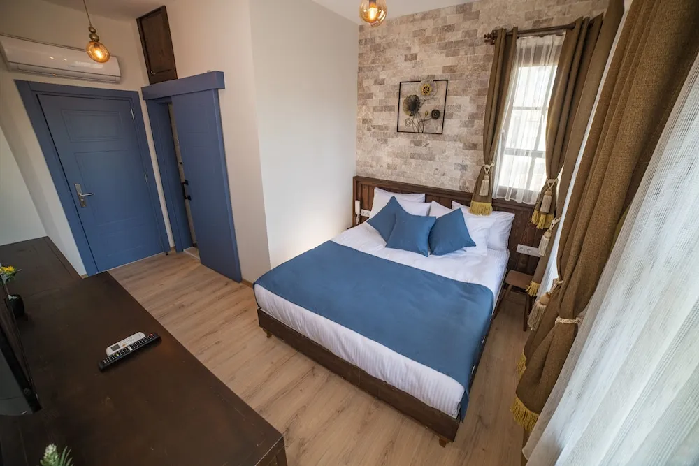 Luxury Tek Büyük Yataklı Oda