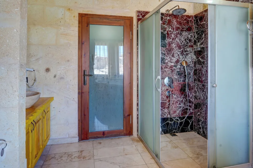 Junior Tek Büyük Yataklı Oda