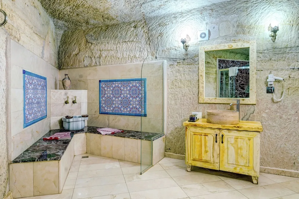 Luxury Tek Büyük Yataklı Oda