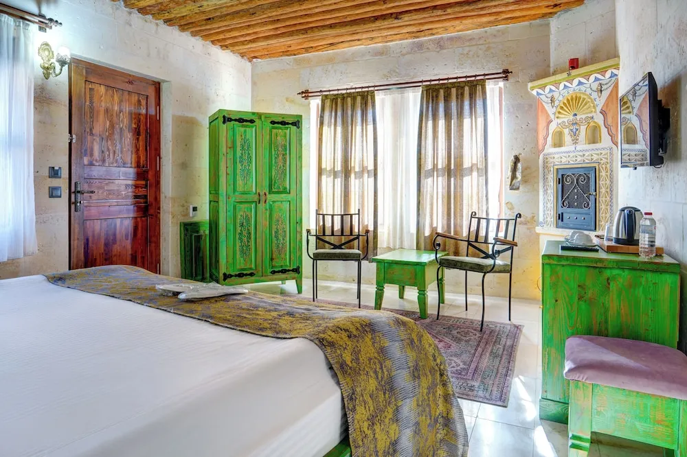 Premium Tek Büyük Yataklı Oda