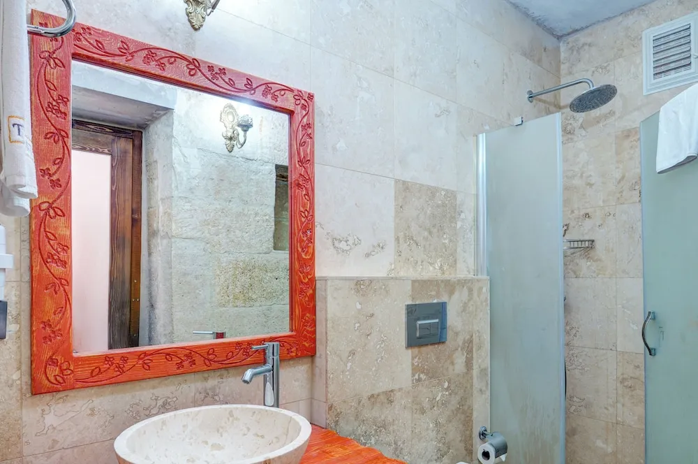 Standard Tek Büyük Yataklı Oda