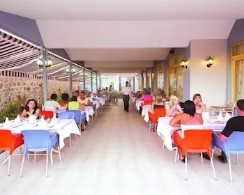 Eva Beach Hotel