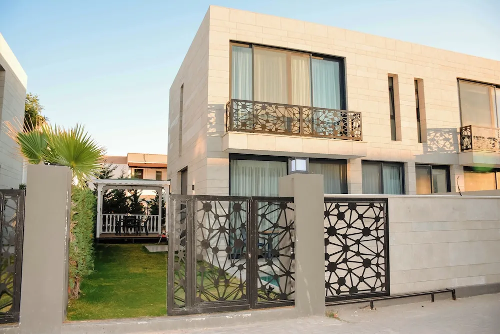 Deluxe Villa