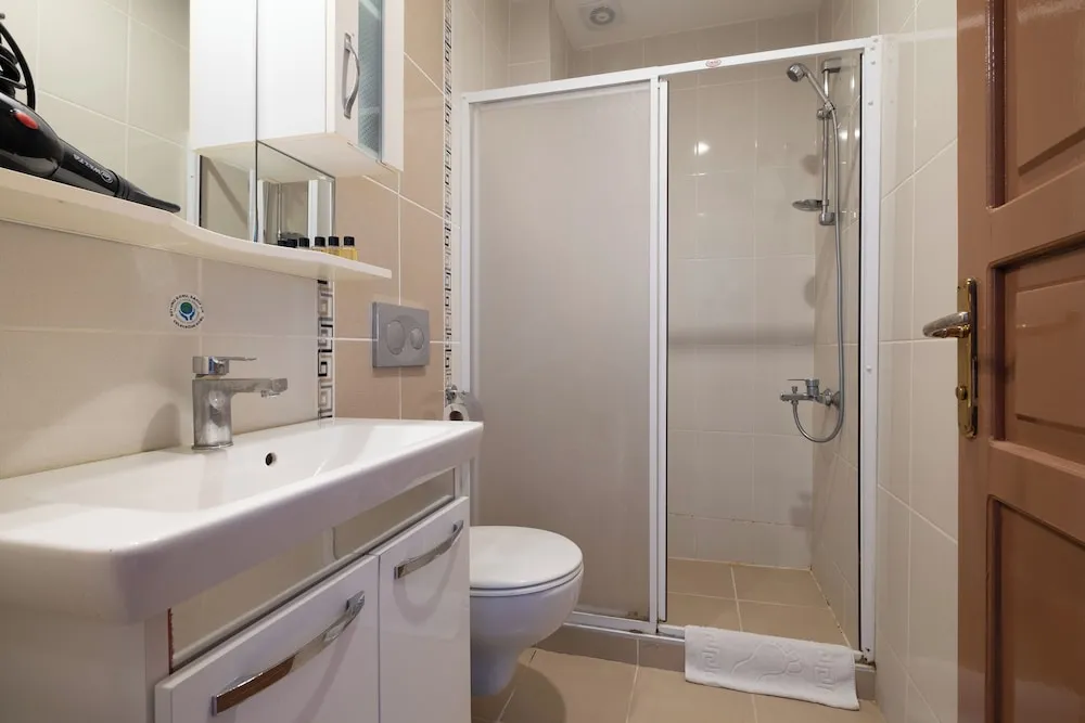 Deluxe Üç Kişilik Oda, Deniz Manzaralı