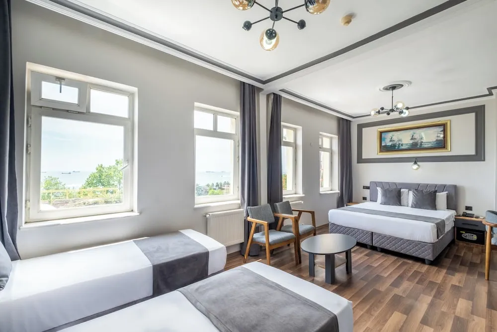 Deluxe Üç Kişilik Oda, Deniz Manzaralı