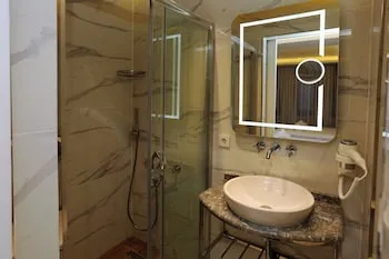 Sel Suite Hotel