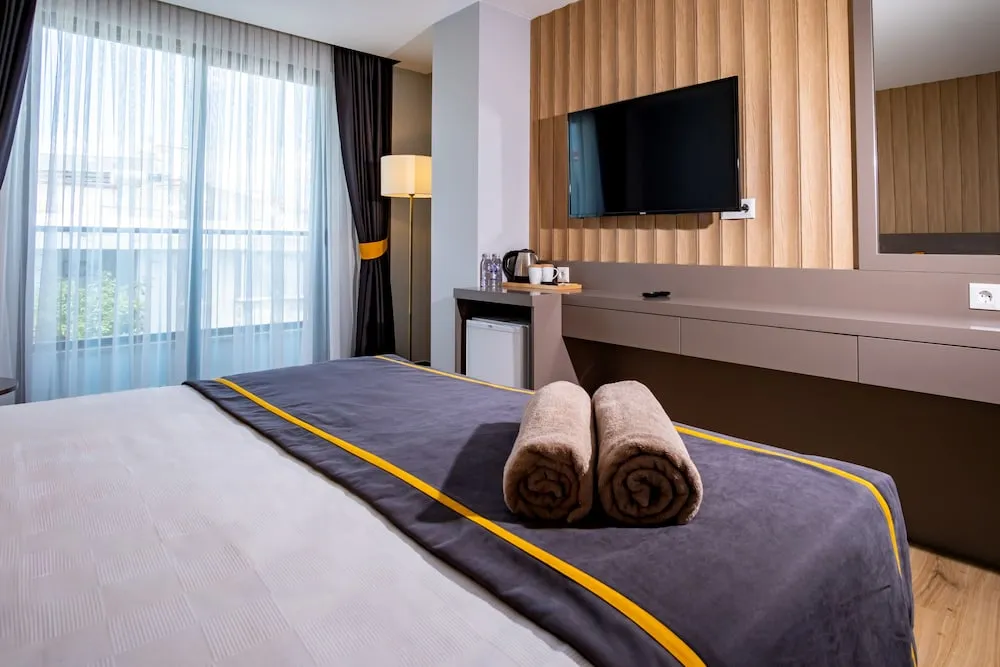 Comfort Tek Büyük veya İki Ayrı Yataklı Oda