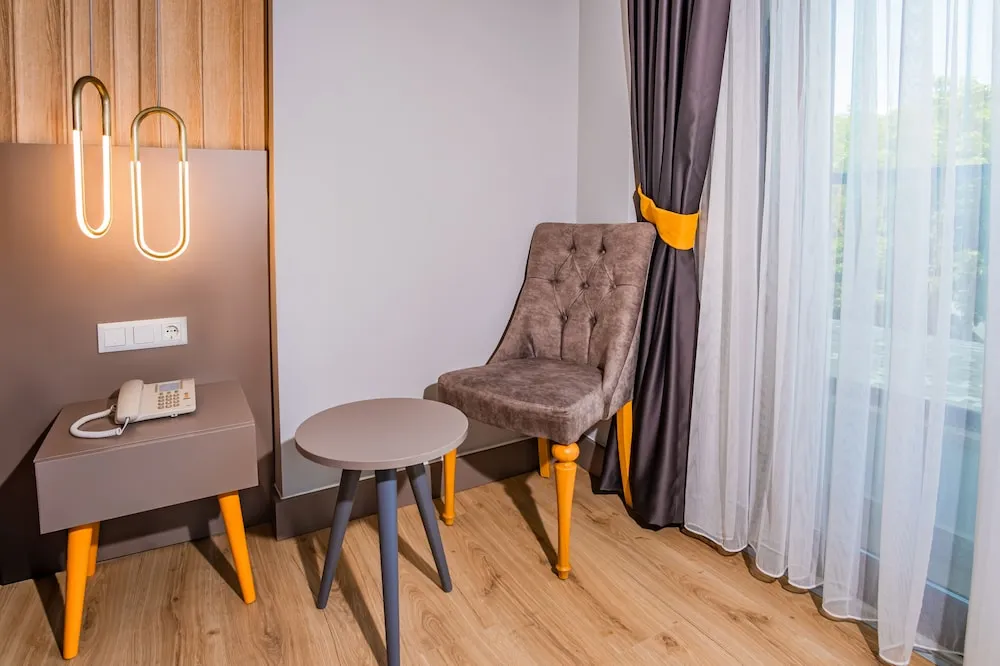 Comfort Tek Büyük veya İki Ayrı Yataklı Oda