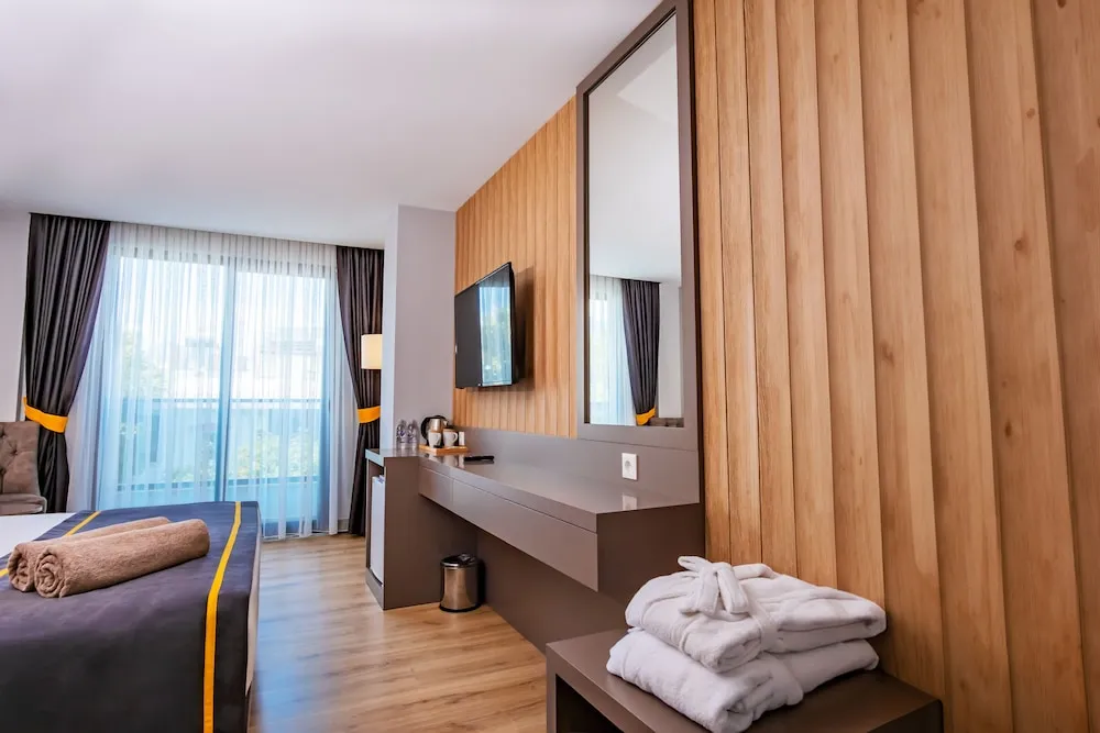 Comfort Tek Büyük veya İki Ayrı Yataklı Oda