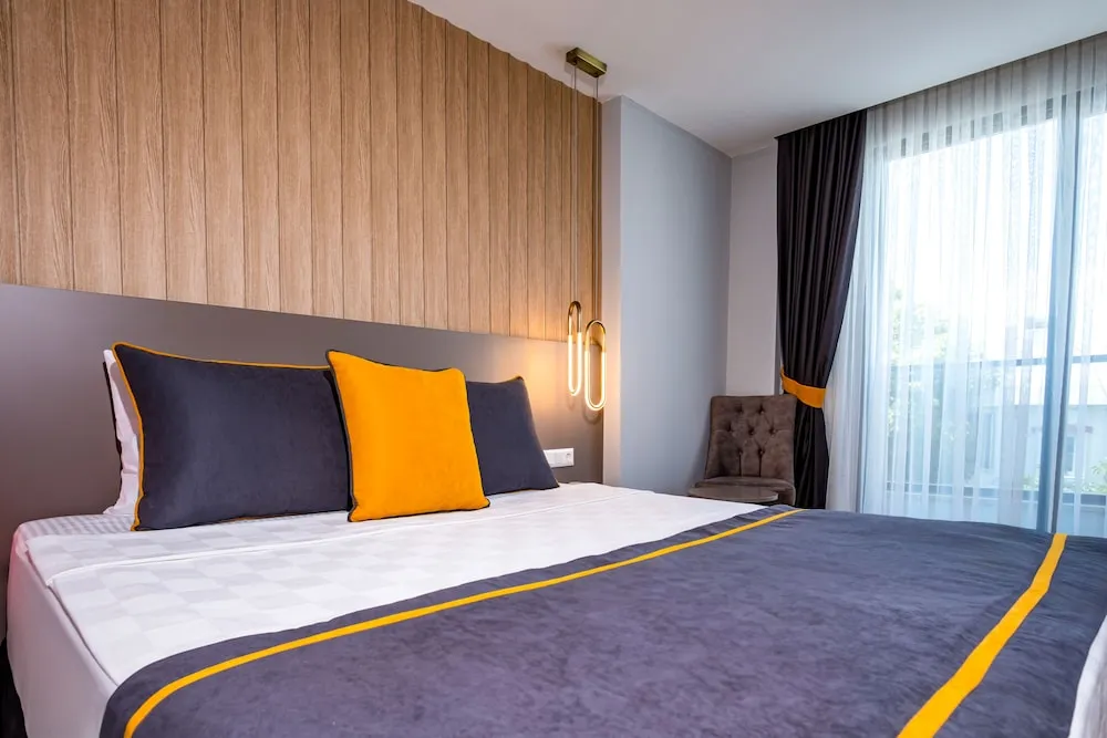 Comfort Tek Büyük veya İki Ayrı Yataklı Oda