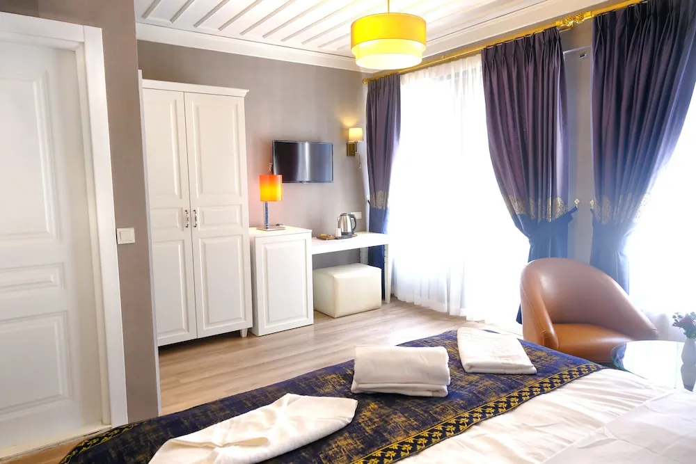 Deluxe Tek Büyük Yataklı Oda