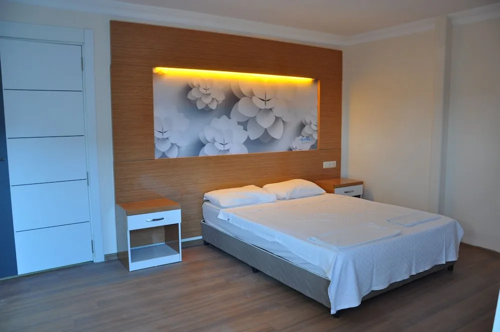 Standard Tek Büyük veya İki Ayrı Yataklı Oda