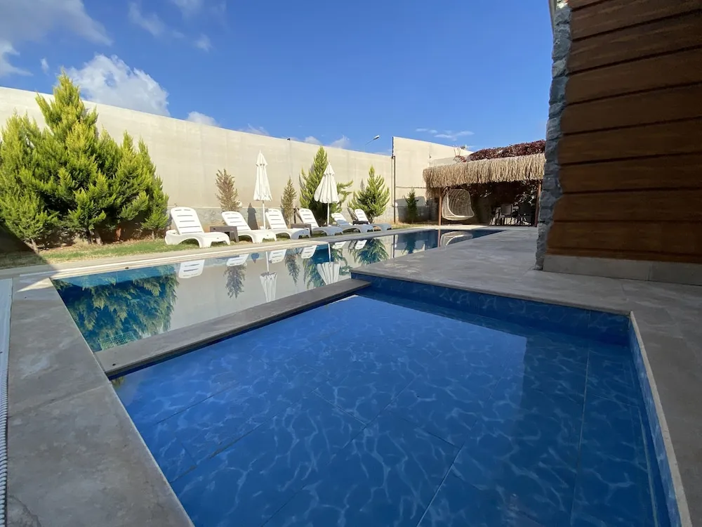 Basic Villa