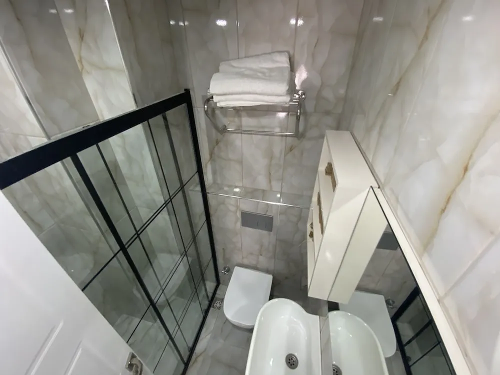 Economy Oda, 1 Büyük (Queen) Boy Yatak