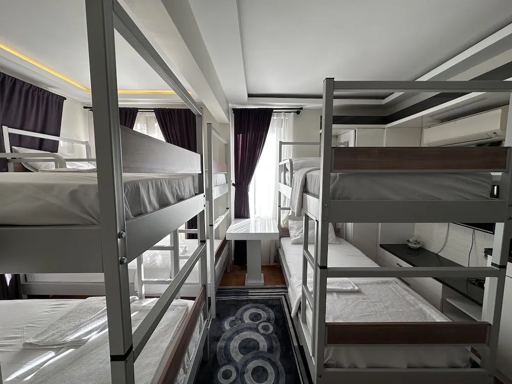 Comfort Ortak Ranzalı Oda, Karma Ranzalı Oda, Sigara İçilmez, Şehir Manzaralı