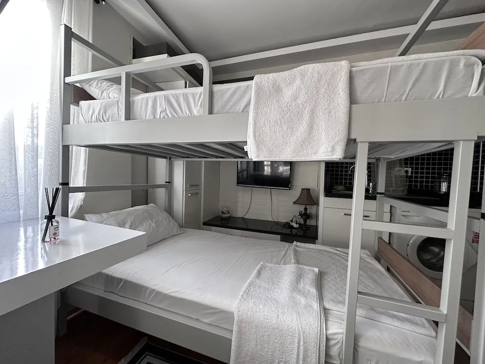 Comfort Ortak Ranzalı Oda, Karma Ranzalı Oda, Sigara İçilmez, Şehir Manzaralı