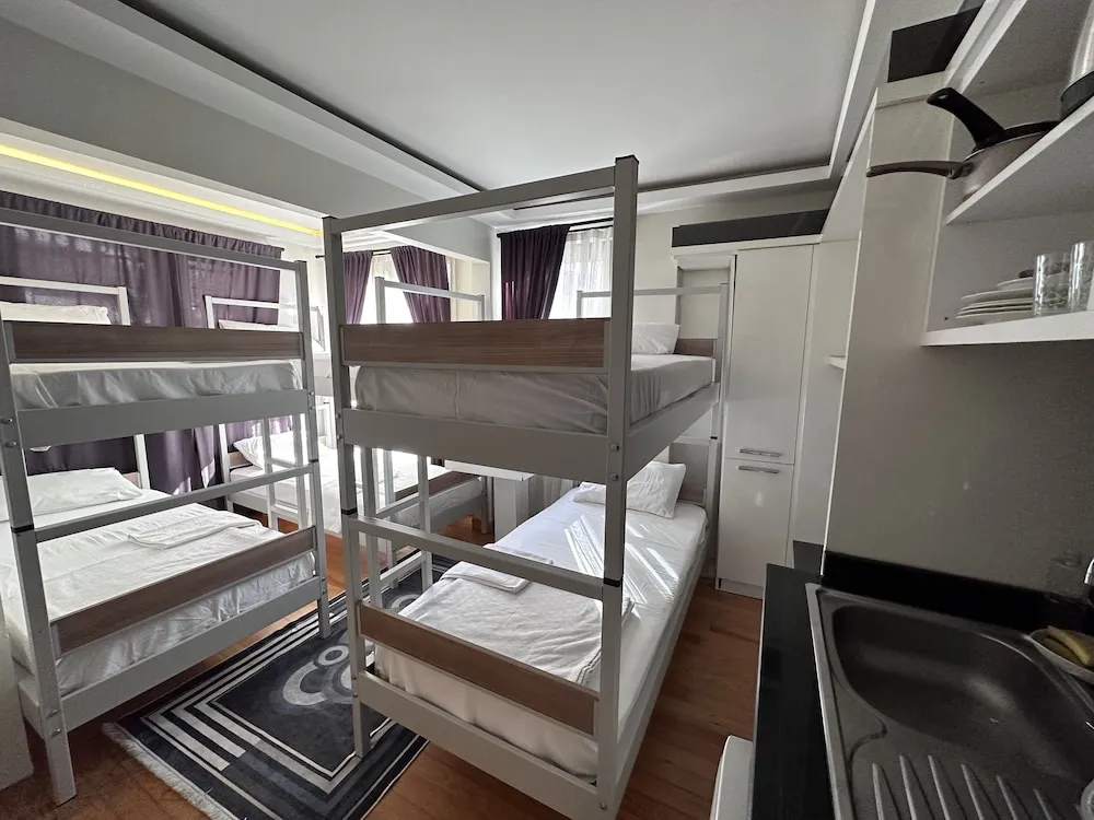 Comfort Ortak Ranzalı Oda, Karma Ranzalı Oda, Sigara İçilmez, Şehir Manzaralı