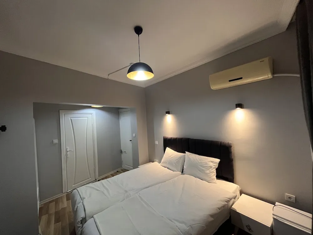 Tek Büyük veya İki Ayrı Yataklı Oda