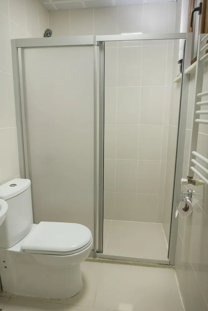 Comfort Tek Büyük veya İki Ayrı Yataklı Oda