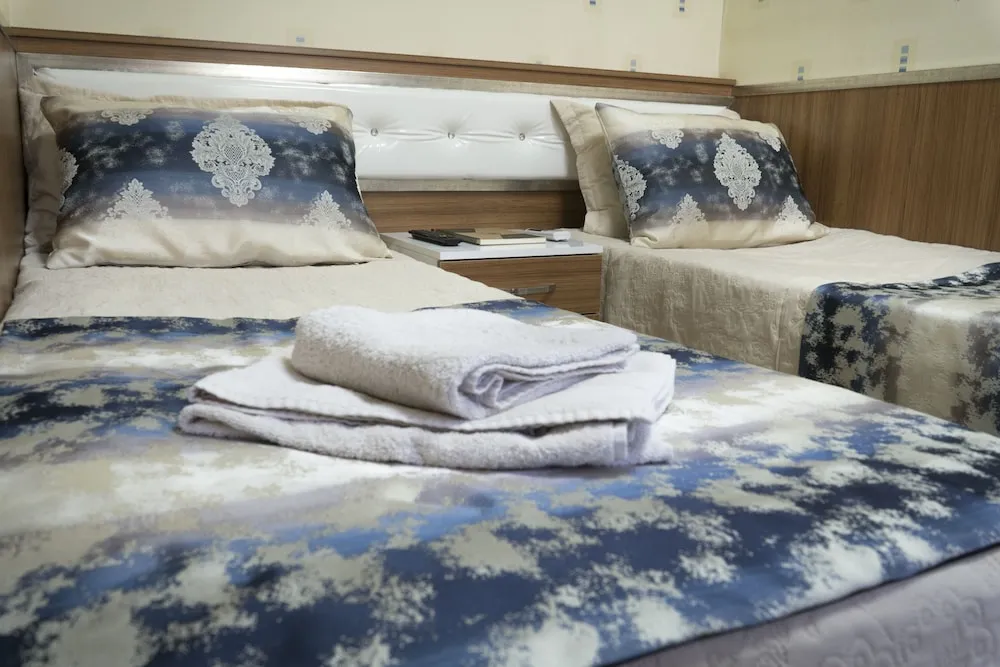 Comfort Tek Büyük veya İki Ayrı Yataklı Oda