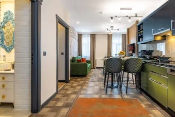 BayMari Suites City Life