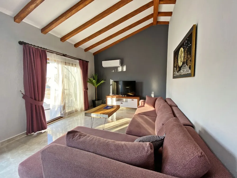Basic Villa, Sıcak Su Küveti, Havuz Manzaralı