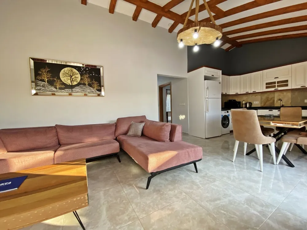Basic Villa, Sıcak Su Küveti, Havuz Manzaralı