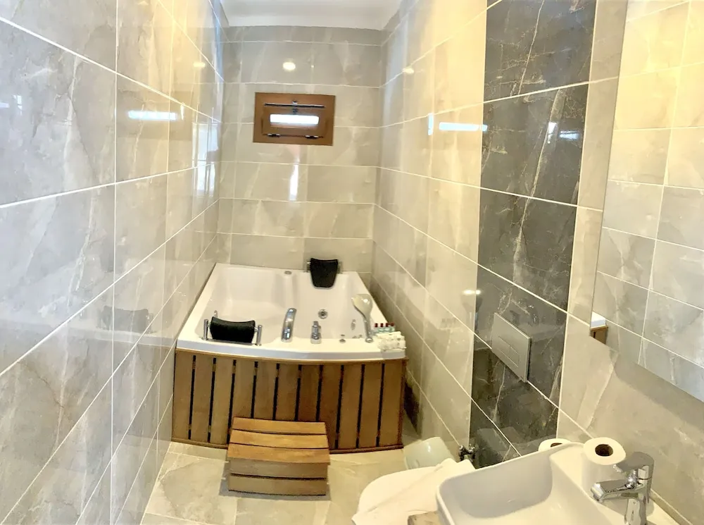 Basic Villa, Sıcak Su Küveti, Havuz Manzaralı