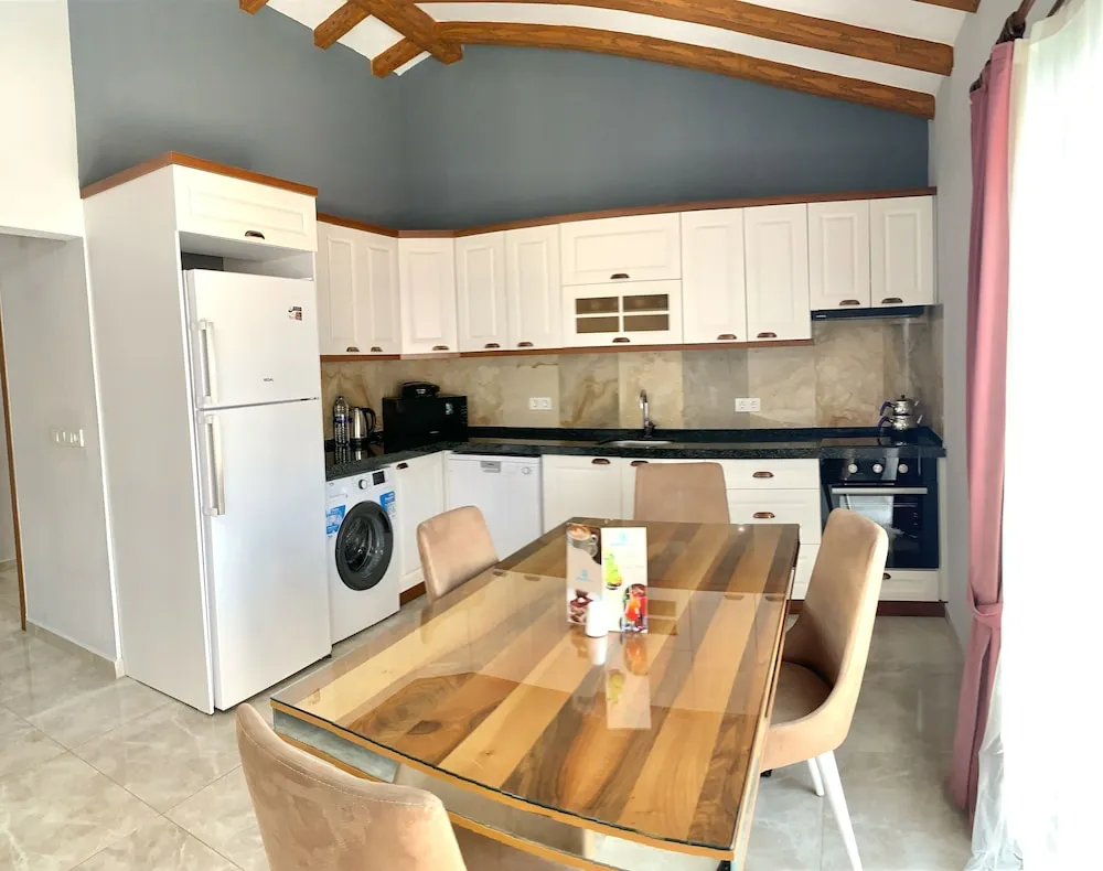 Basic Villa, Sıcak Su Küveti, Havuz Manzaralı