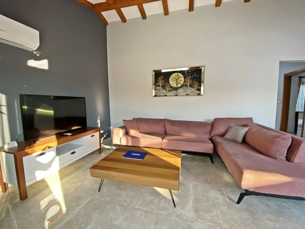 Basic Villa, Sıcak Su Küveti, Havuz Manzaralı