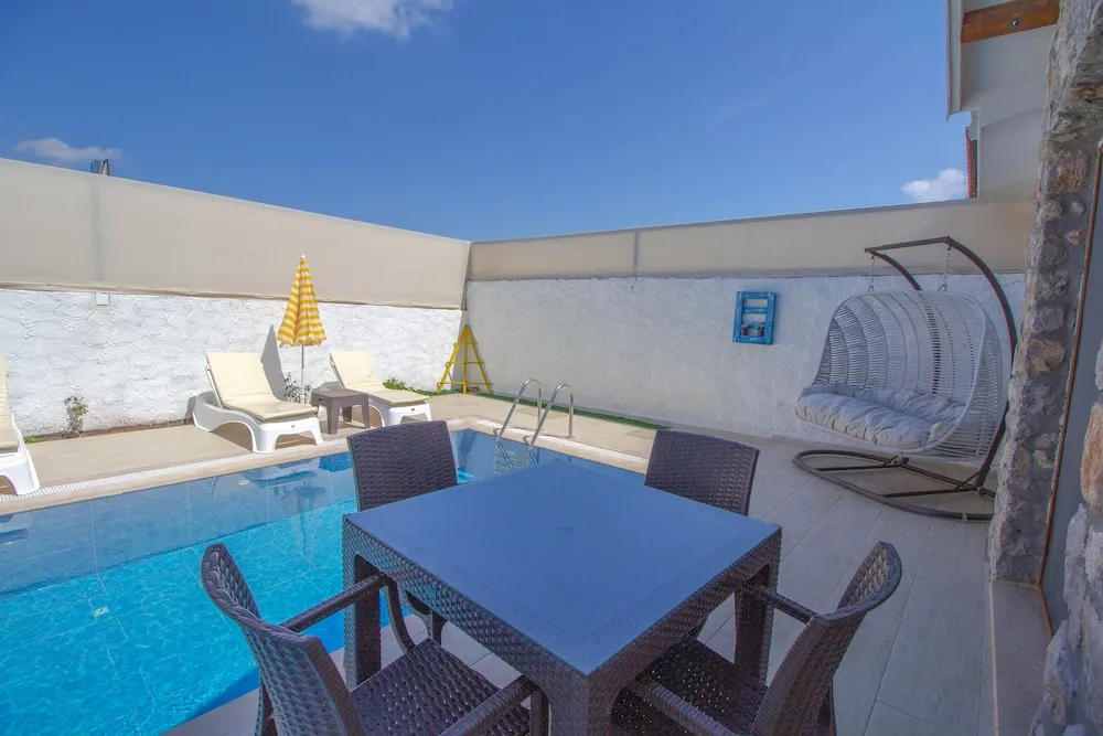 Basic Villa, Sıcak Su Küveti, Havuz Manzaralı