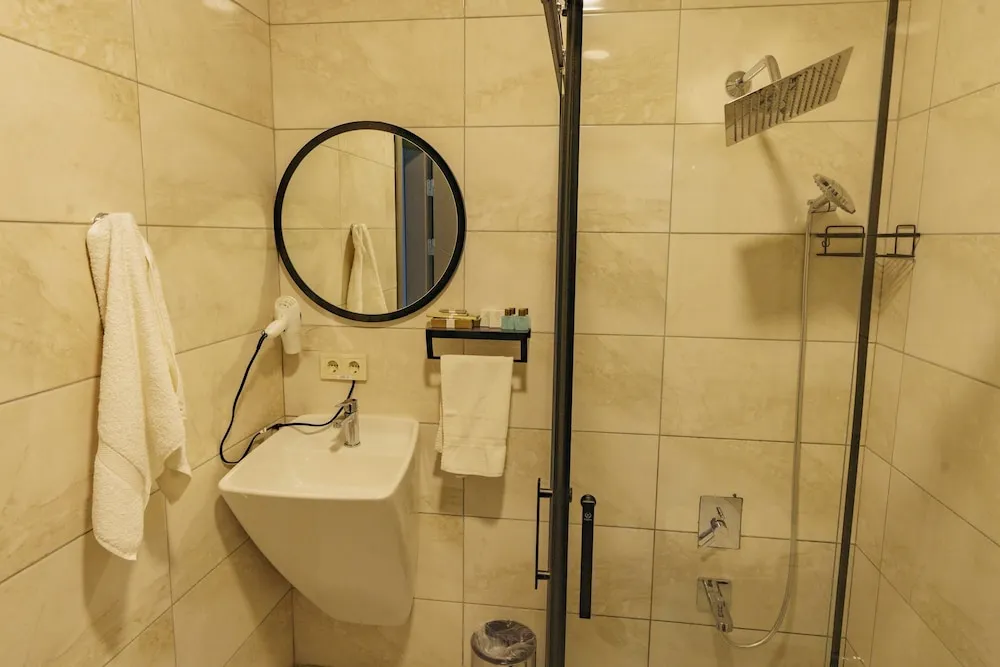 Deluxe Oda, Birden Çok Yatak, Sigara İçilmez, Nehir Manzaralı
