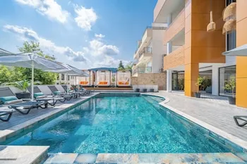 Lupia Suites