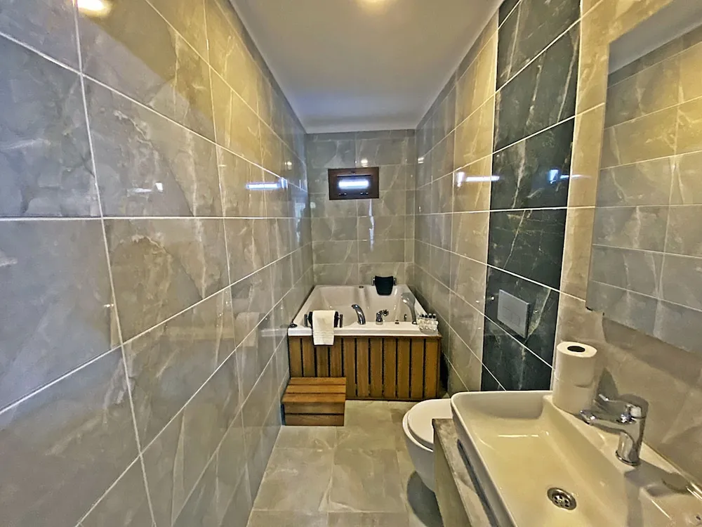 Basic Villa, Sıcak Su Küveti, Havuz Manzaralı